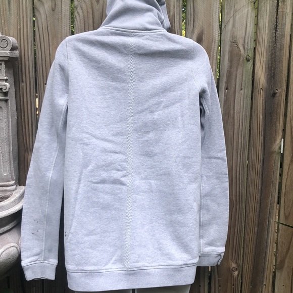 Lululemon Avenue Pullover Gray Size 4 / S - Picture 6 of 14
